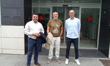Los alcaldes de Laxe, Cabana y Zas tras reunirse con el director xeral