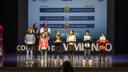 Gala correndo pola Costa da morte 2024 vimianzo 052
