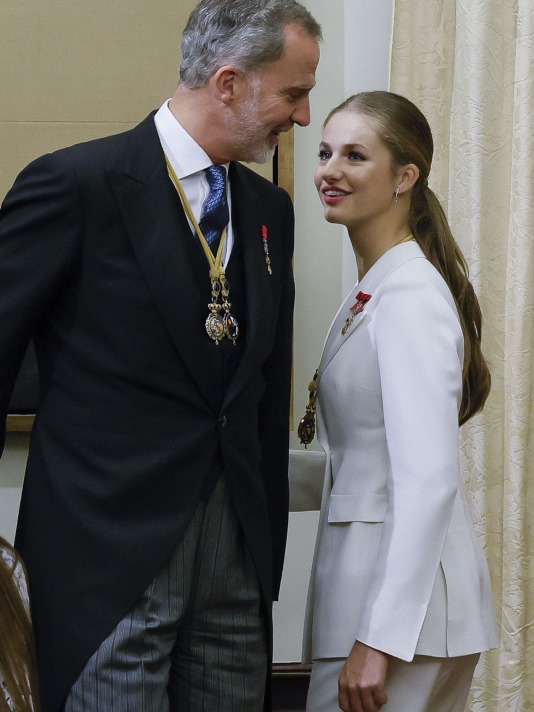 La princesa Leonor jura la Constitución por su 18 cumpleaños (19)
