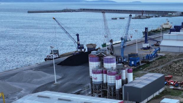 Instalaciones de Hormigones Carral en el Puerto Exterior de Langosteira
