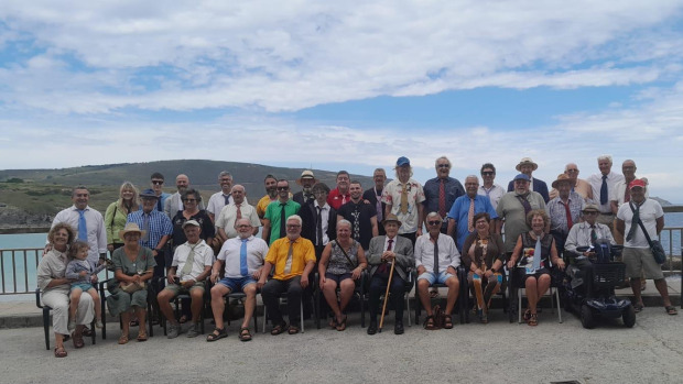 Los vecinos de Malpica celebraron este jueves la Festa da Elegancia