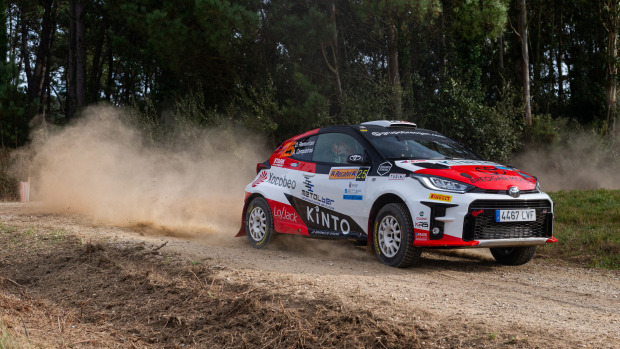 El Toyota de Daniel Remuiñán en una de las pruebas del campeonato