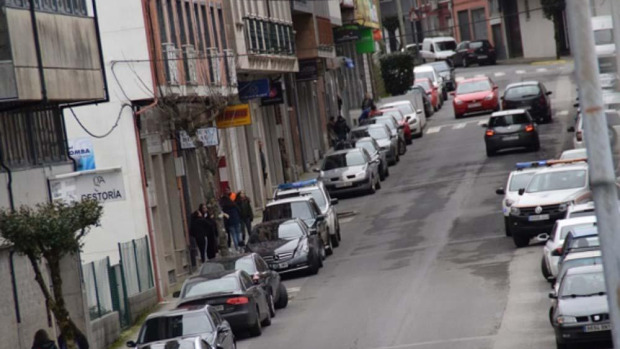 13 enero 2018 página 7Santa Comba.- Una sexagenaria fallece al caerse de un quinto piso en la calle Lugo de Santa Comba