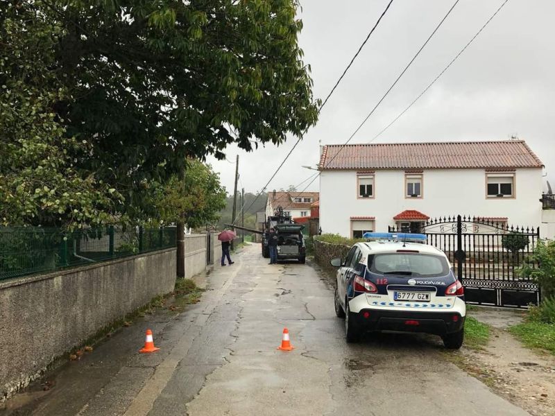 Poste cau00eddo en Zas