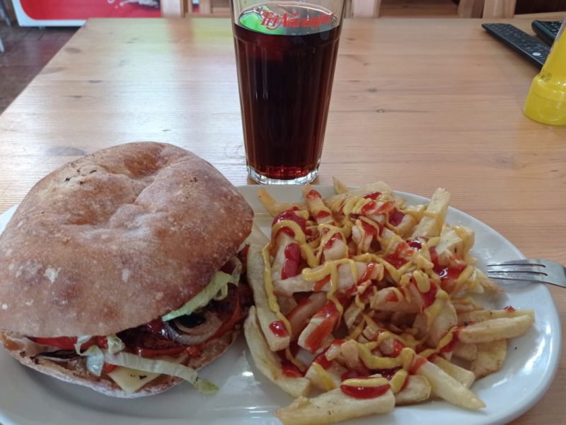 Una de las hamburguesas de A Cabana do Chopo 