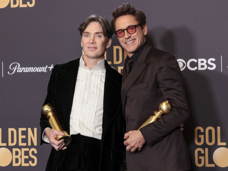 Cillian Murphy y Robert Downey Jr posan con sus premios por Oppenheimer @ EFE