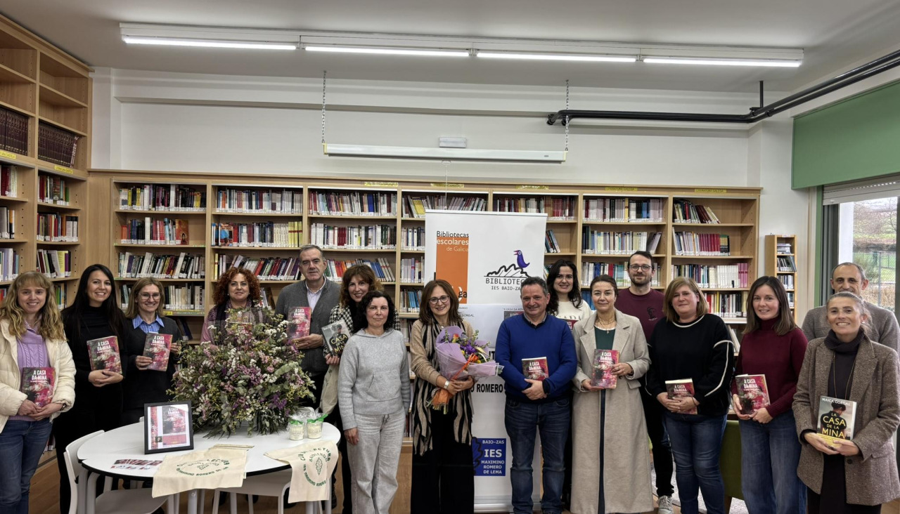 Los participantes del club de lectura con la autora Maica Gorgal | cedida