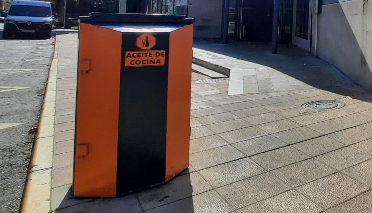 Uno de los contenedores donde se recicla el aceite | archivo