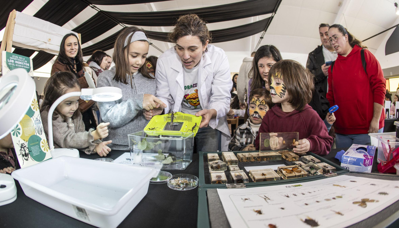 Los niños participaron en las diferentes propuestas que hubo en LandraCiencia