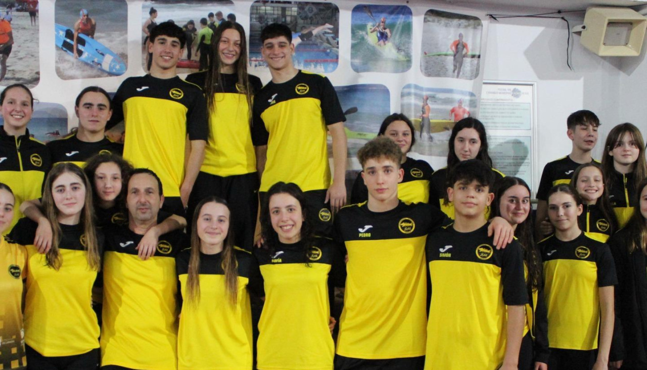 Deportistas de Salvamento Acuático Laracha