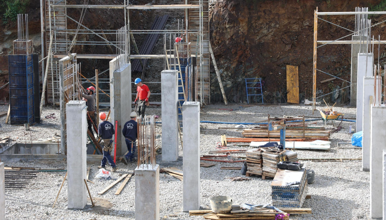 Obras del edificio de 46 viviendas que se está ejecutando en Rego da Balsa