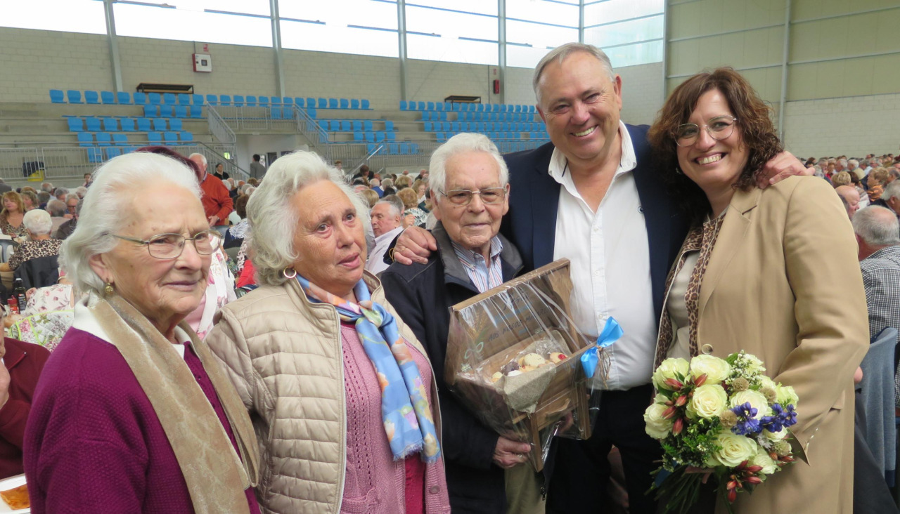 Momento del homenaje a Manuel Sánchez Tuset en la Festa dos Maiores de A Laracha