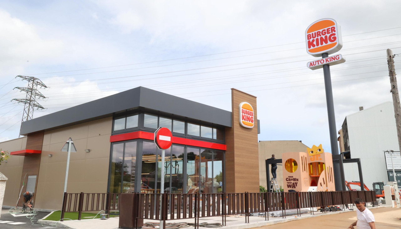 El local de Burger King en Carballo está casi listo para abrir