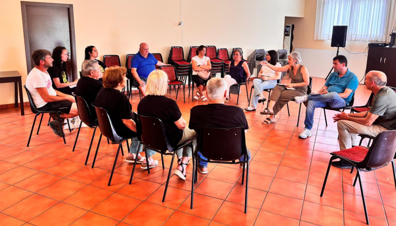 Reunión del PSOE con los vecinos en Zas