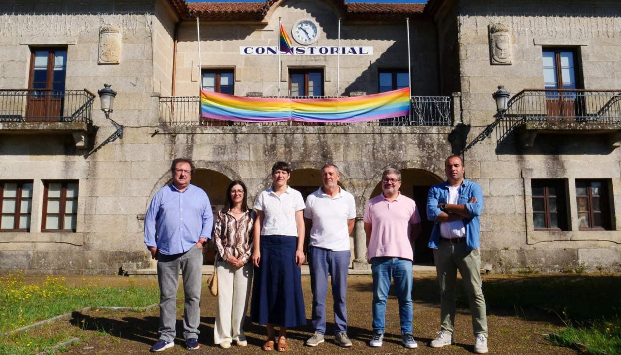 Ana Pontón en su visita al Concello de Zas