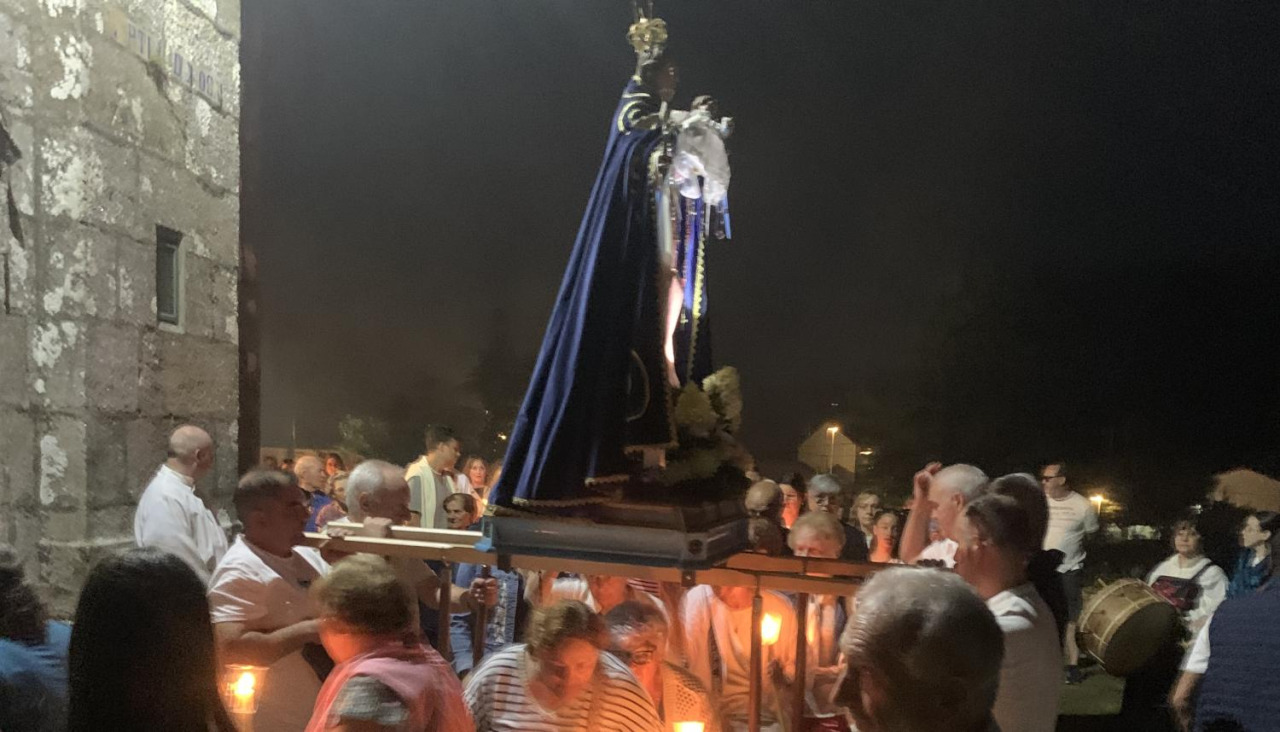 Procesión de antorchas en el Corpiño de Oca, en Coristanco