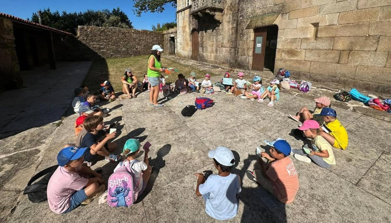 El campamento de verano de la última quincena en las Torres do Allo