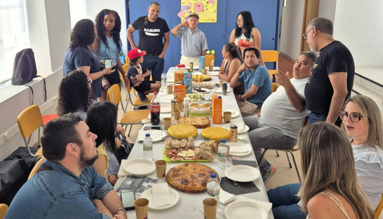 A celebración continuou nas Escolas Escolas do Xardín coa tradicional Festa do Trouxen