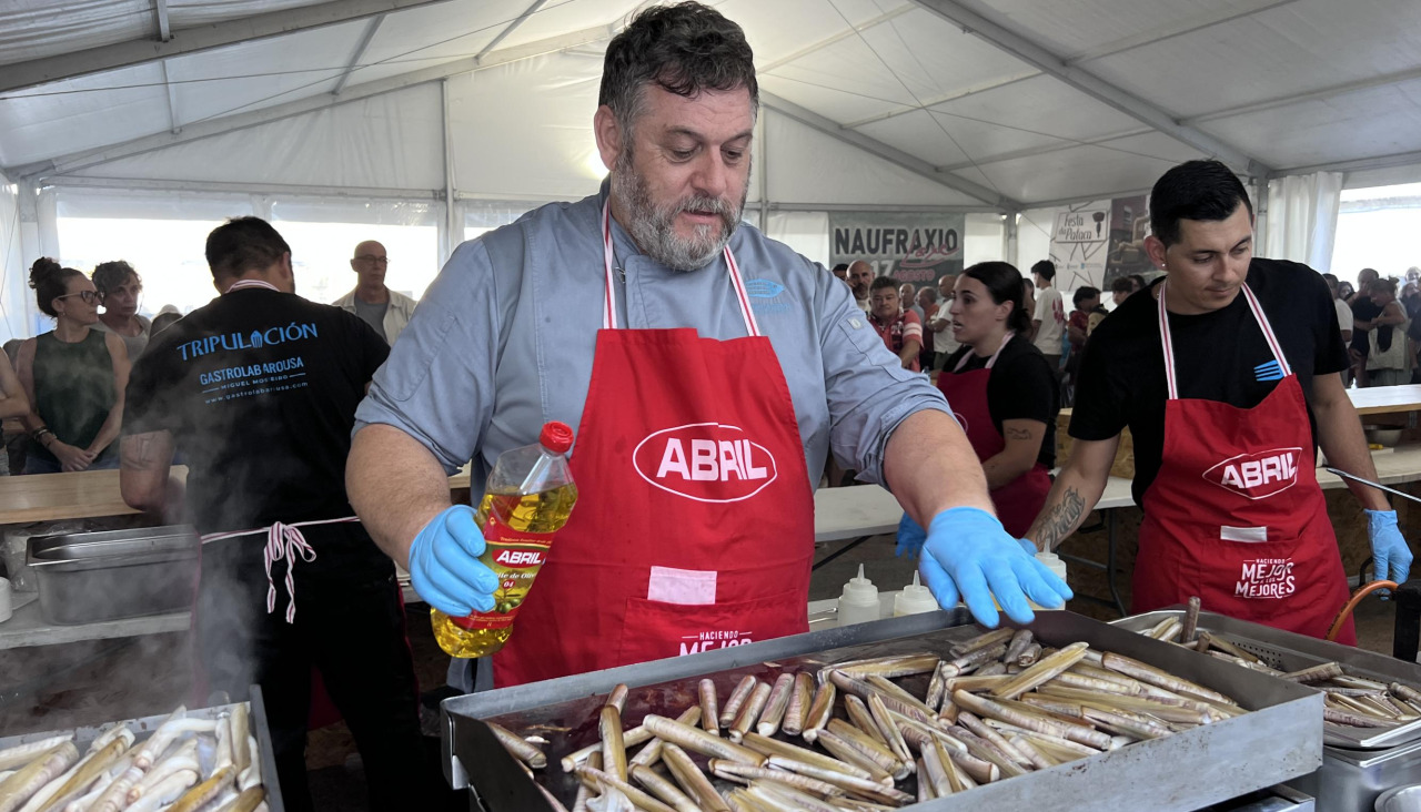 La preparación del longueiron a la planta en las jornadas de Laxe
