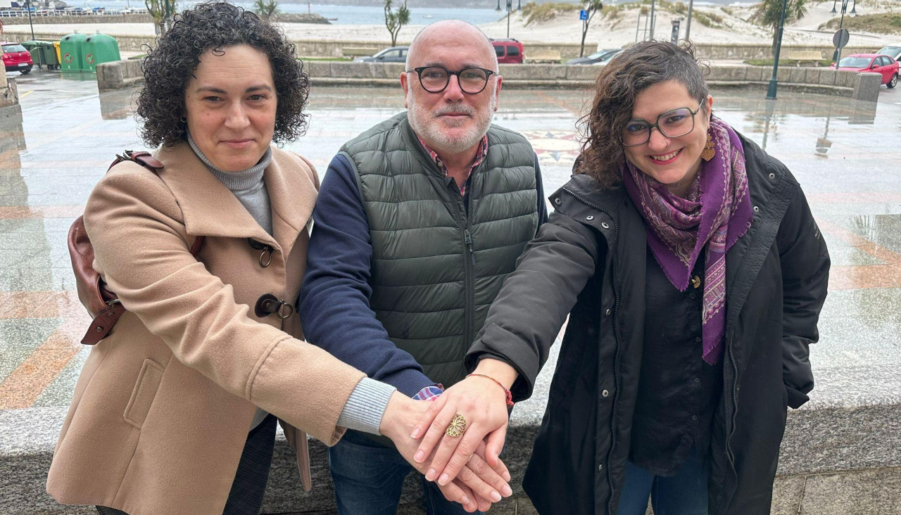 Los tres representantes del BNG de Laxe