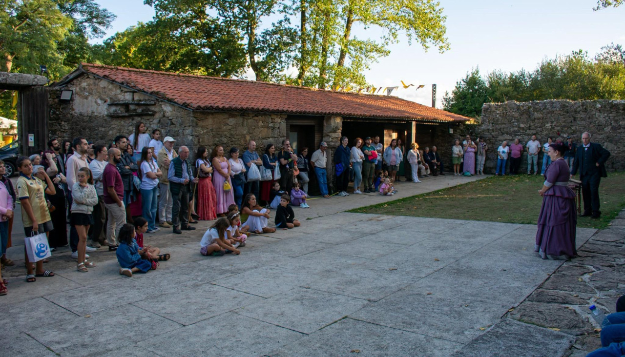 Visita teatralizada de Os Quinquilláns en las Torres do Allo esta semana