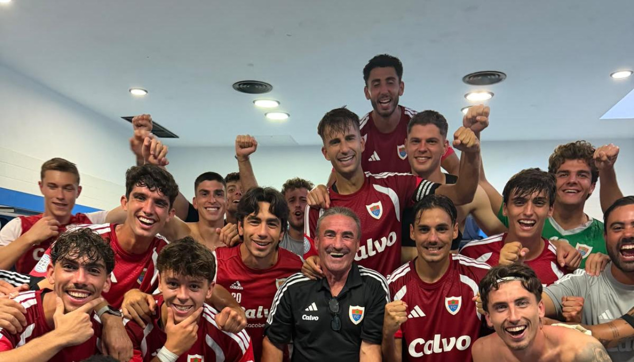 Los jugadores del Bergantiños celebrando el triunfo
