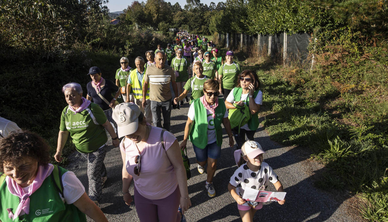 Imagen de una de las últimas andainas de la Xunta Local de la AECC de Coristanco