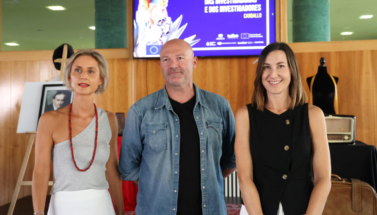 Verónica Bolón (derecha), Pablo Pita y María Andrade en el Pazo da Cultura