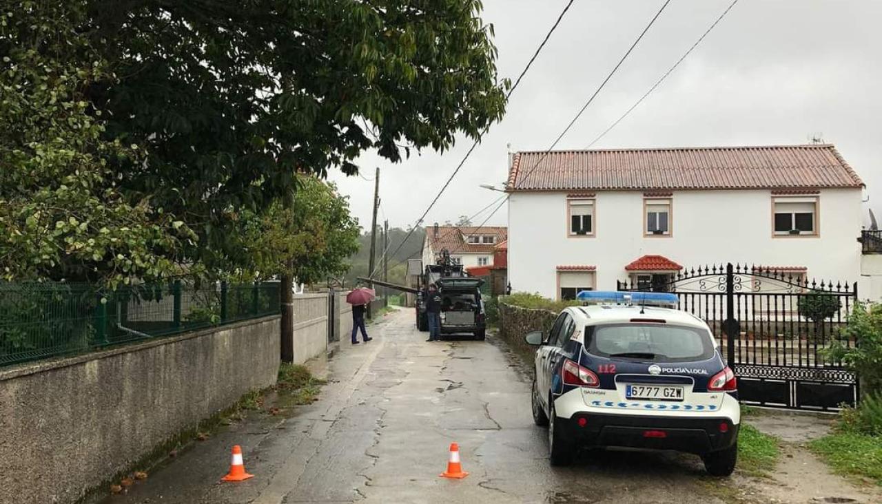 Poste cau00eddo en Zas