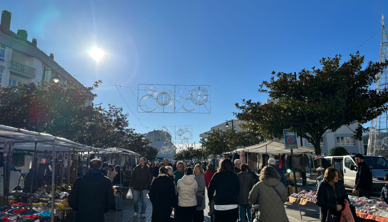 Animada feria en Cee