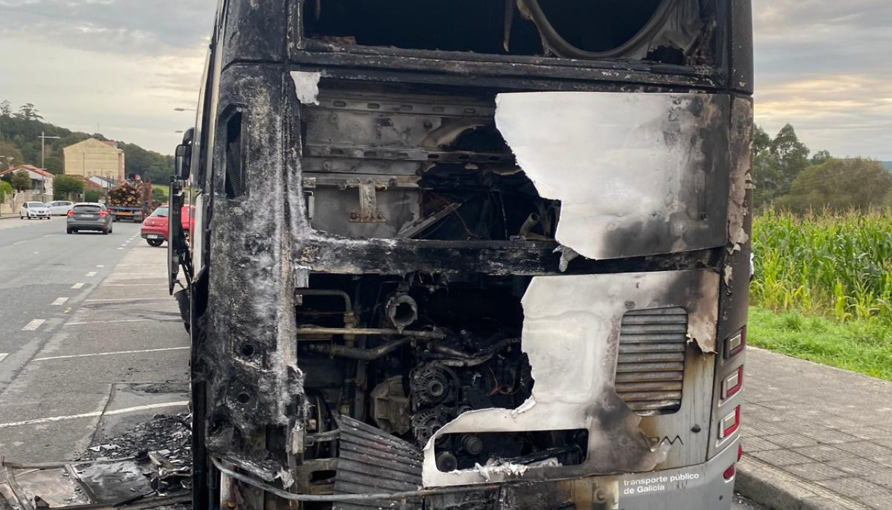 Autobuses incendiados en Cerceda @ Cedidas (6)