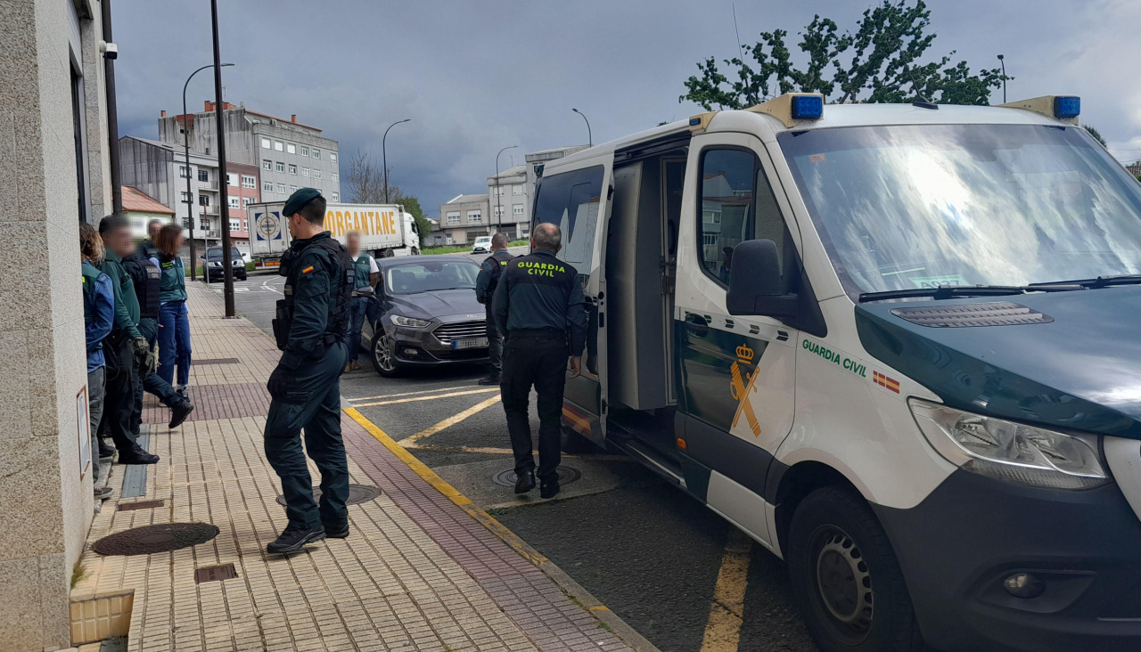 Amplio despliegue policial este viernes en el juzgado de Carballo