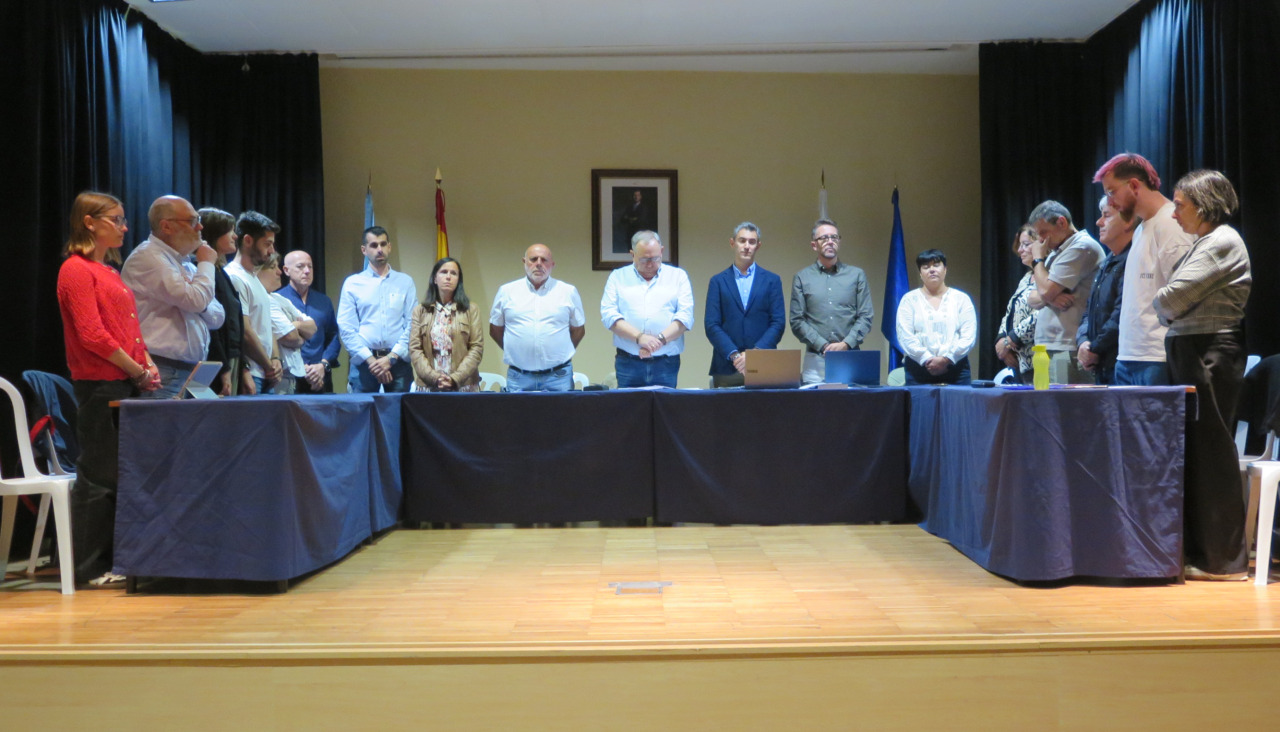 Minuto de silencio previo a la celebración del pleno hoy en A Laracha