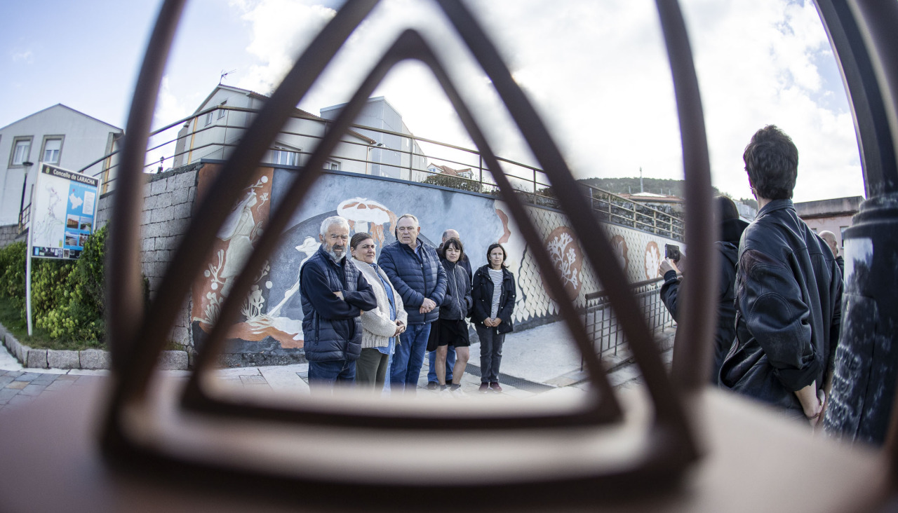 La inauguración del mural ‘Algario de Caión’, de Carola Sánchez, este domingo