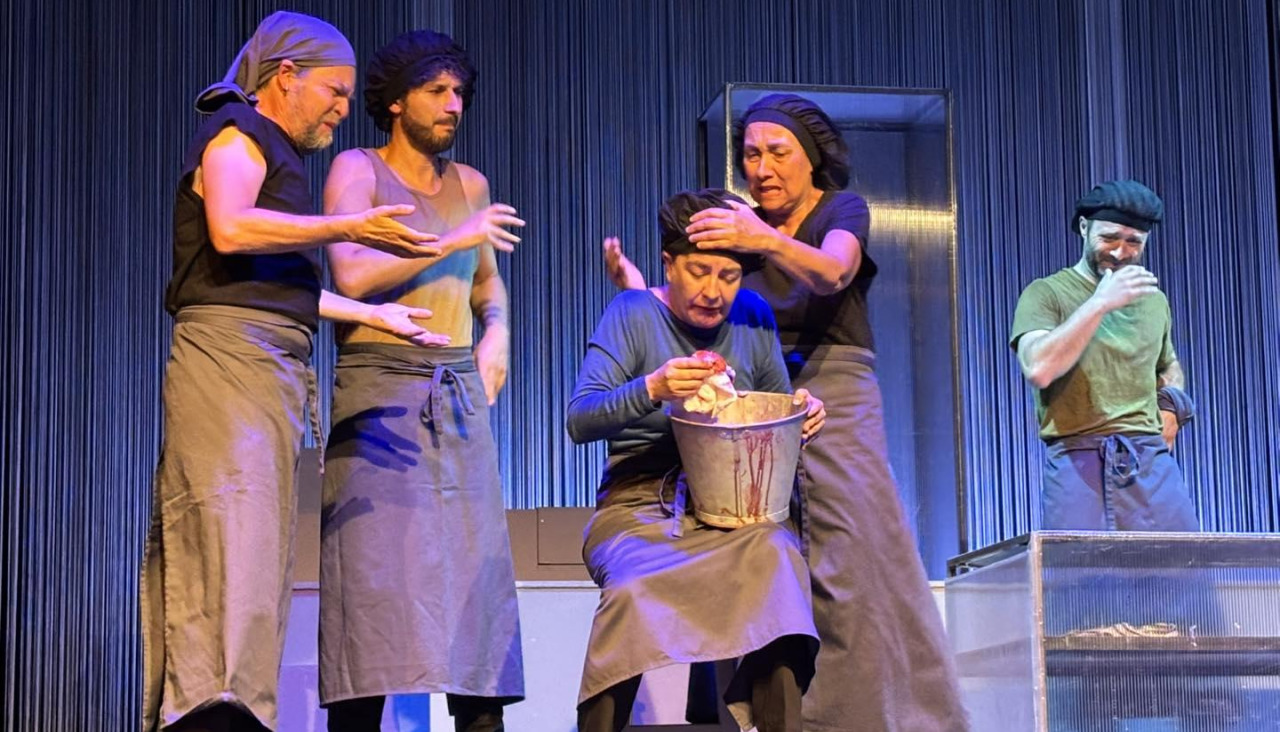 Representación teatral en la Casa de Cultura de Cee