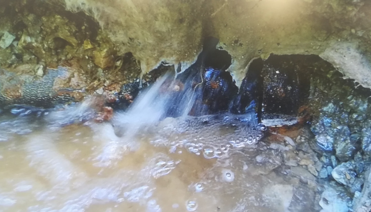 Fuga de agua localizada en A Rega