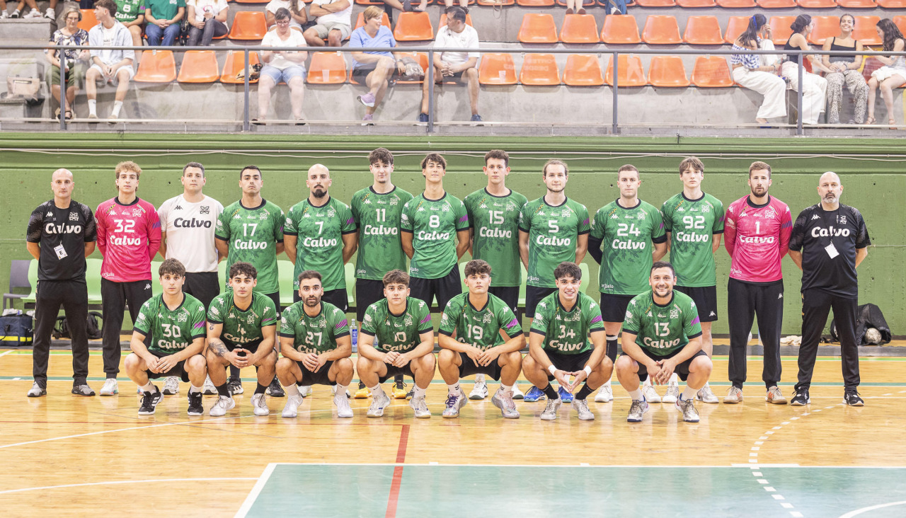 Plantel del Calvo Xiria que cayó eliminado en cuartos de final de la Copa de Galicia ante el Valinox Novás