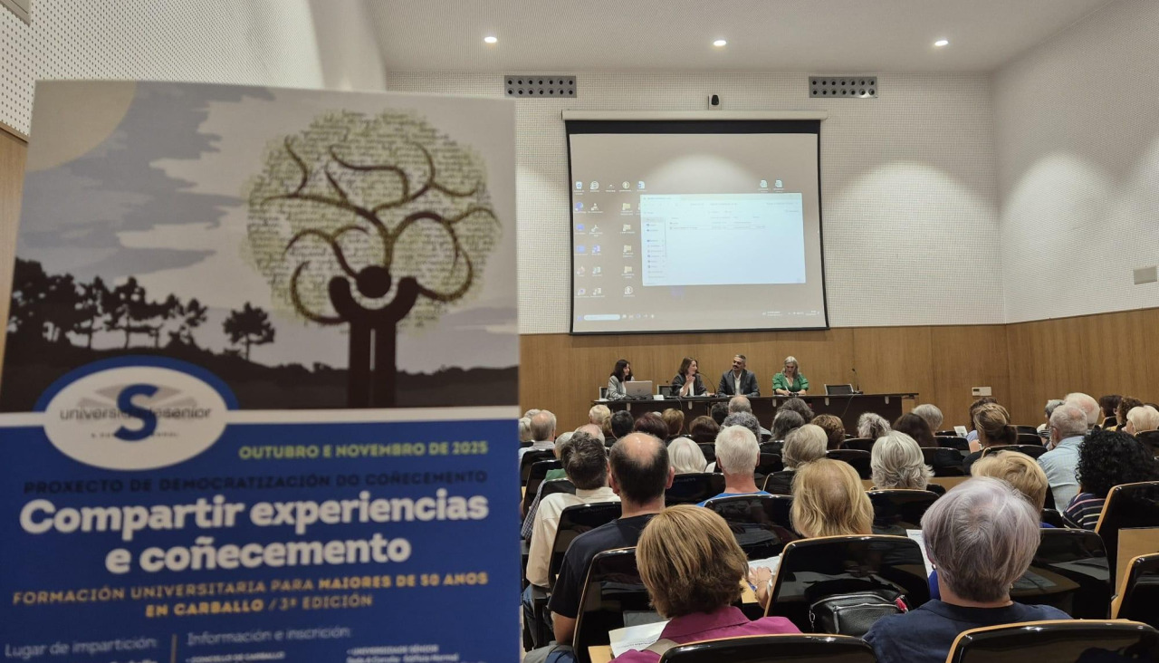 Acto de presentación de la Universidade Sénior de Carballo
