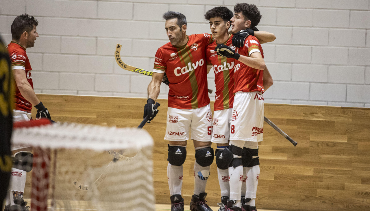 Los jugadores del Escola Lubiáns celebrando un gol en el partido del fin de semana ante el Patín Mieres