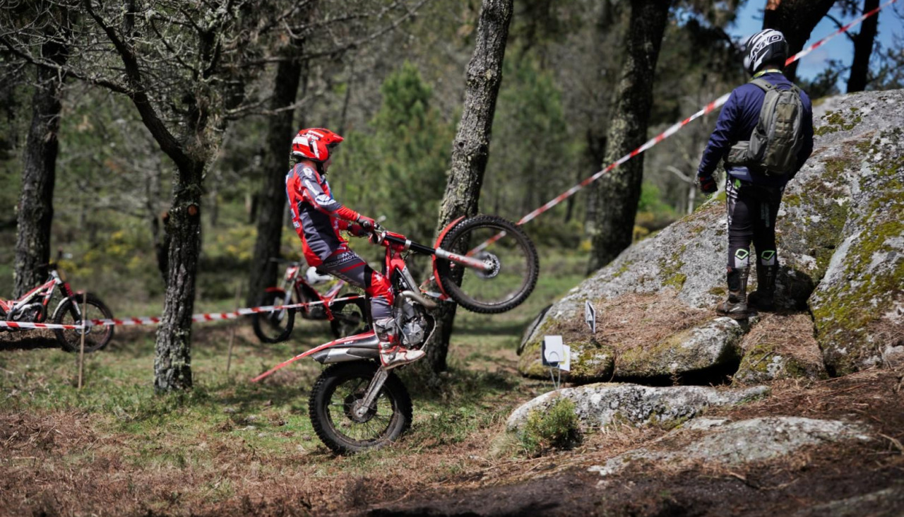 Los pilotos deben sortear distintos obstáculos