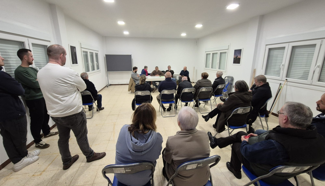 Reunión del consello parroquial de Aldemunde