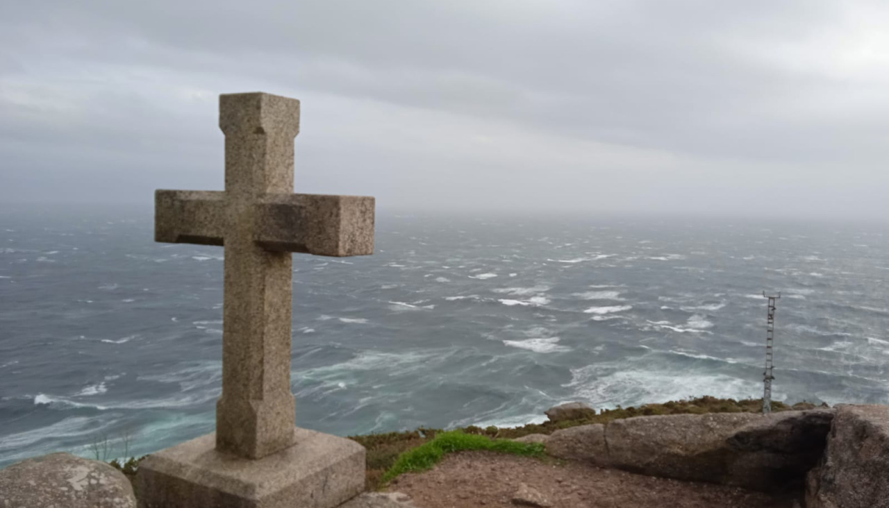 Temporal en el cabo de Fisterra