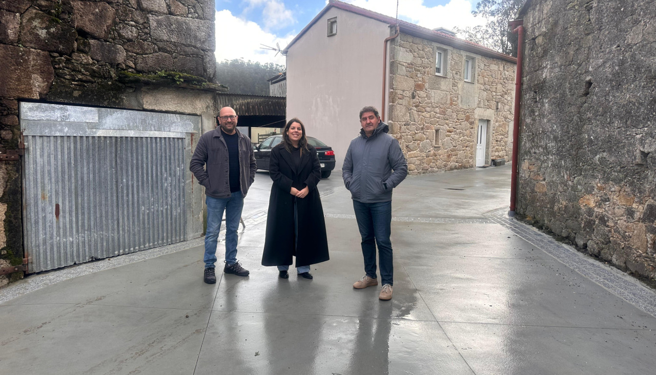 Por la izquierda, Xaime Trillo, Cristina García y Raúl González