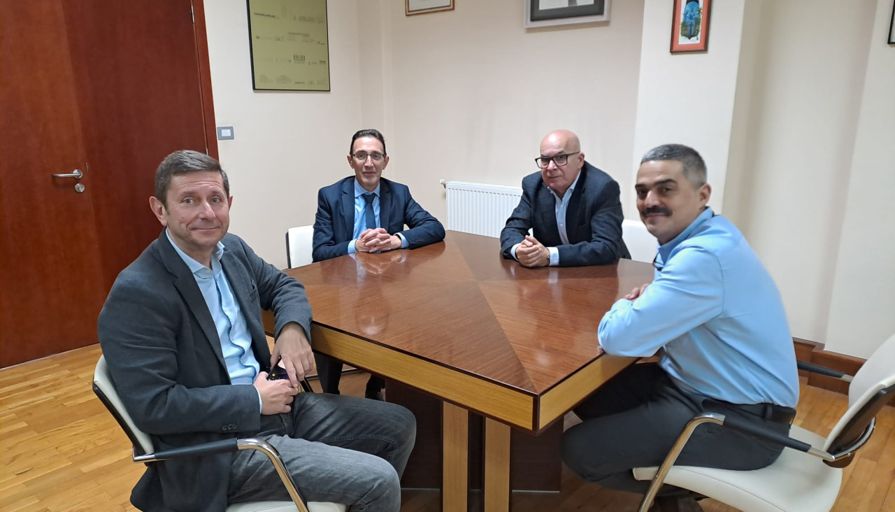 Reunión en Carballo entre el alcalde, el edil de Promoción Económica y dirigentes de la Cámara