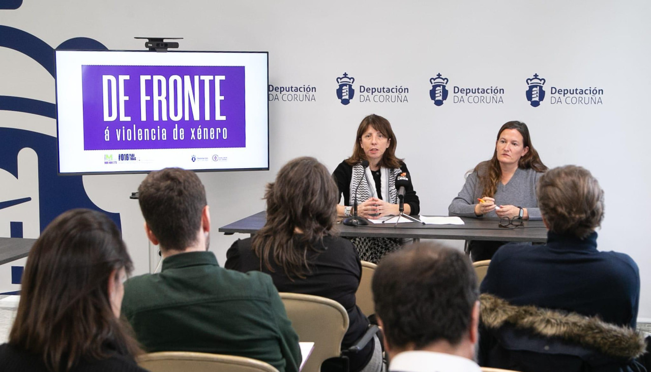 Soledad Agra presenta el programa del 25 N de la Diputación