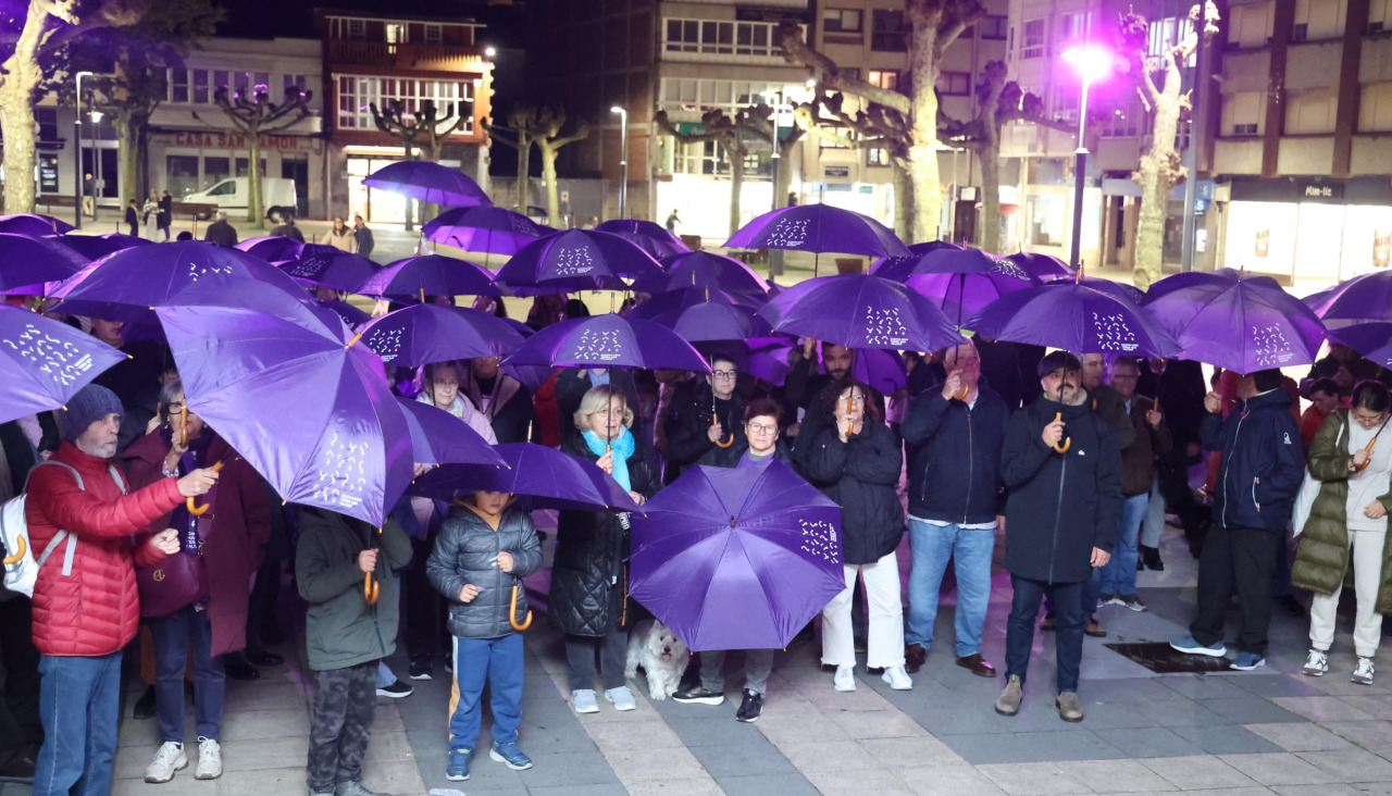 Concentración celebrada el año pasado en Carballo conta la violencia de género