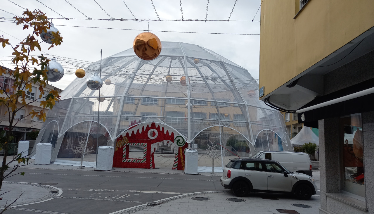 La carpa navideña de Vimianzo ya está lista