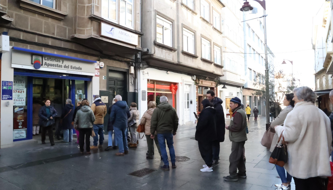 Las colas eran visibles en todas  las administraciones de Carballo