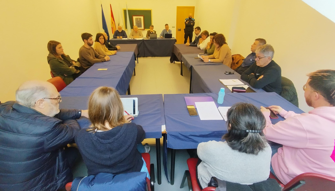 Uno de los últimos plenos celebrados en el concello larachés | CEDIDA