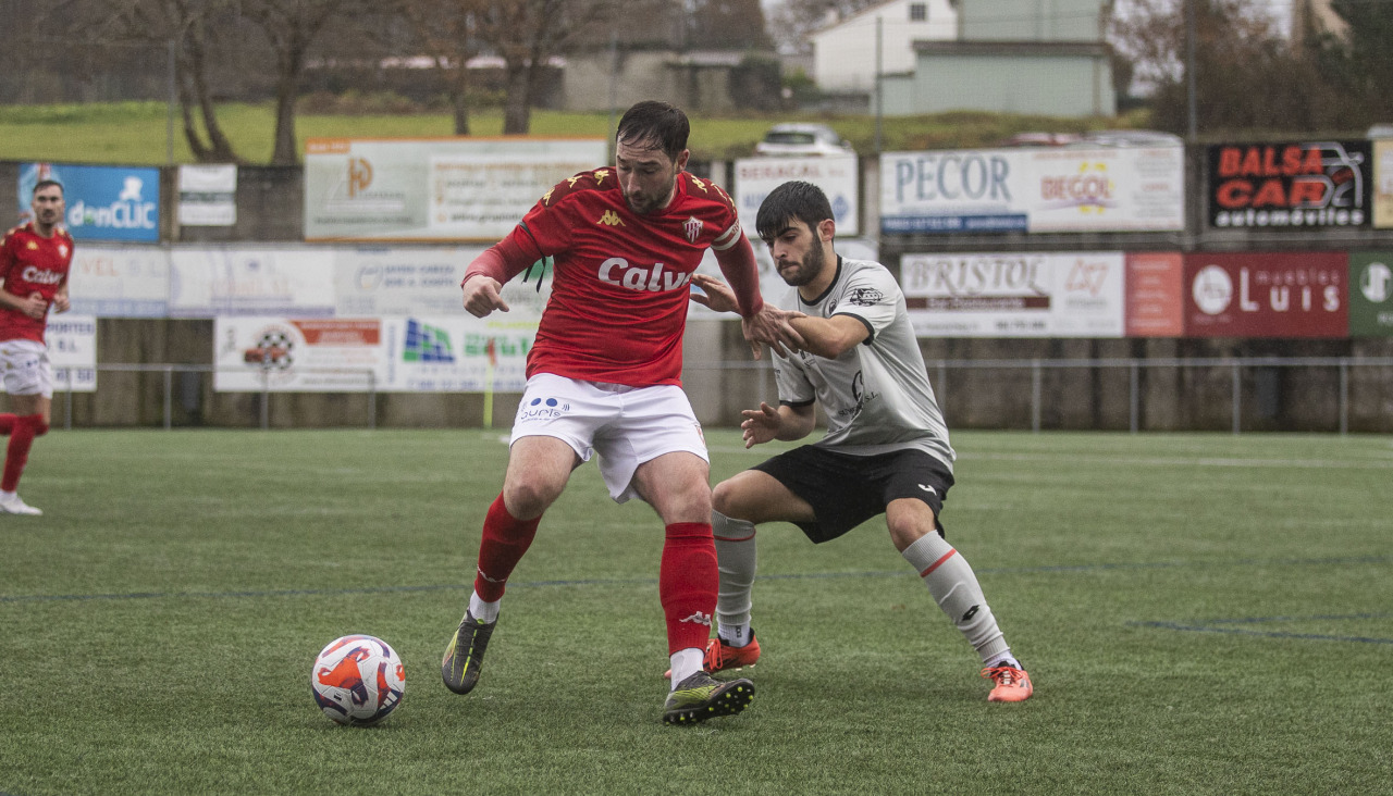 Una jugada del partido Sofán-Maniños